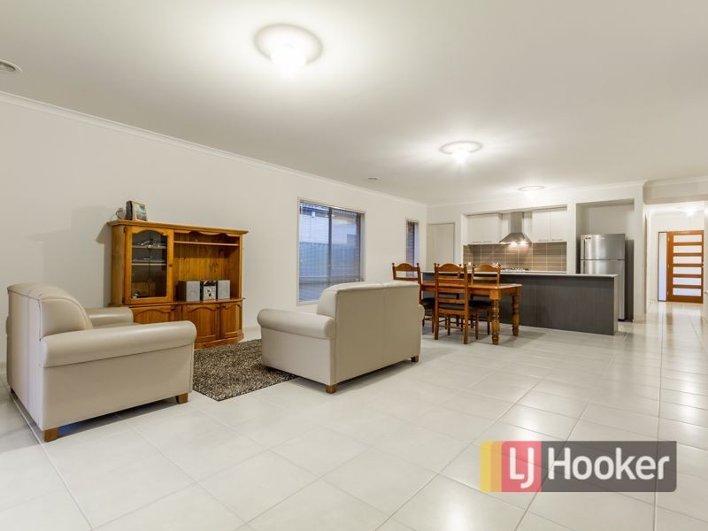 20 Park Orchard Drive, Pakenham VIC 3810