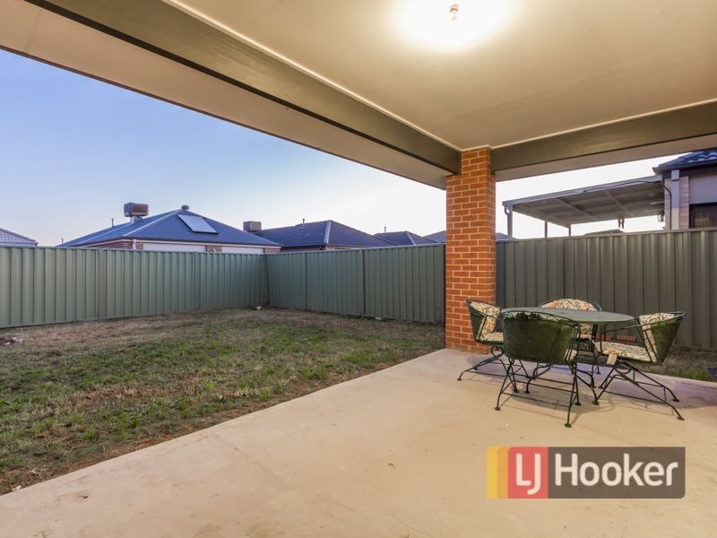 20 Park Orchard Drive, Pakenham VIC 3810