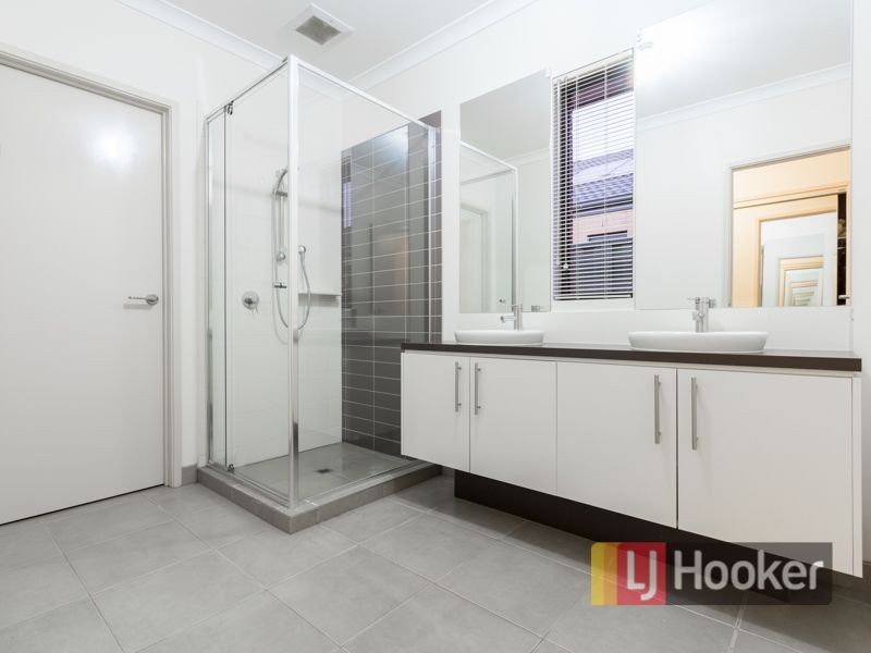 20 Park Orchard Drive, Pakenham VIC 3810