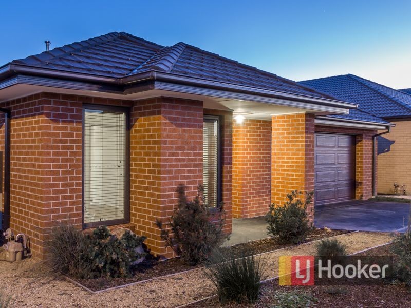 20 Park Orchard Drive, Pakenham VIC 3810