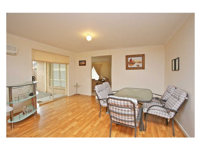 17 Osborn Grove, Pakenham VIC 3810