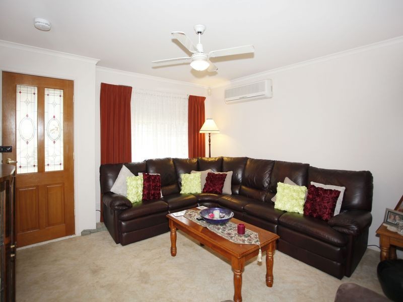 12 Gullquist Way, Pakenham VIC 3810