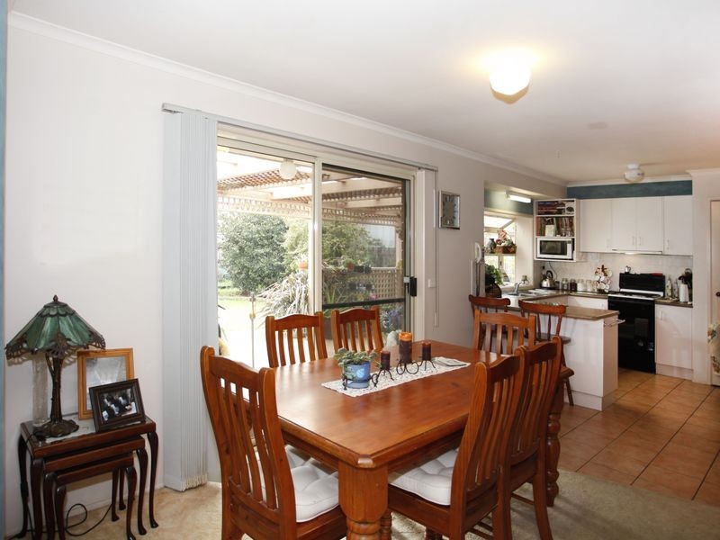 12 Gullquist Way, Pakenham VIC 3810