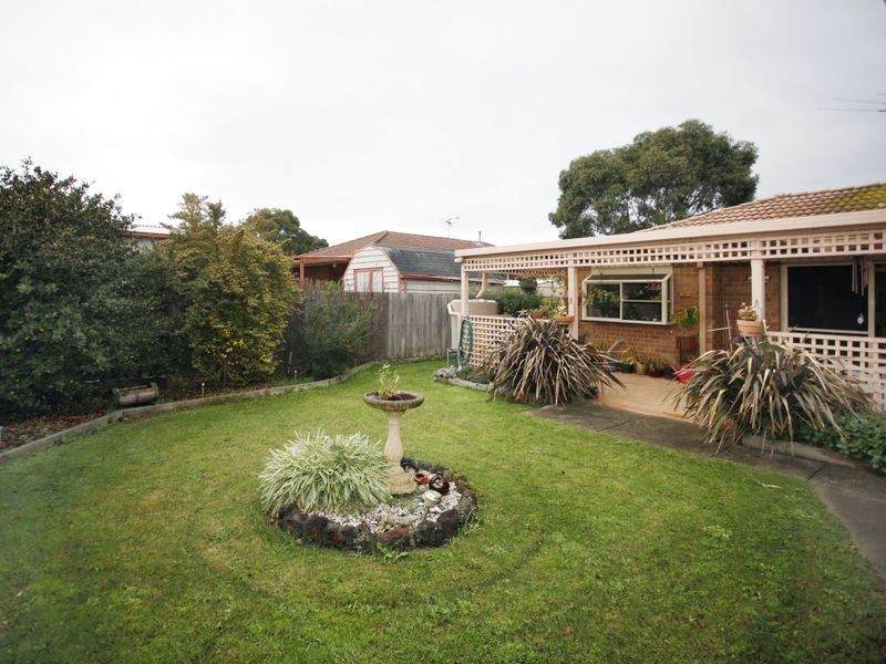 12 Gullquist Way, Pakenham VIC 3810