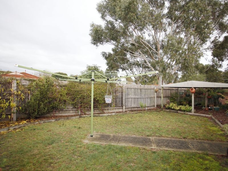 12 Gullquist Way, Pakenham VIC 3810