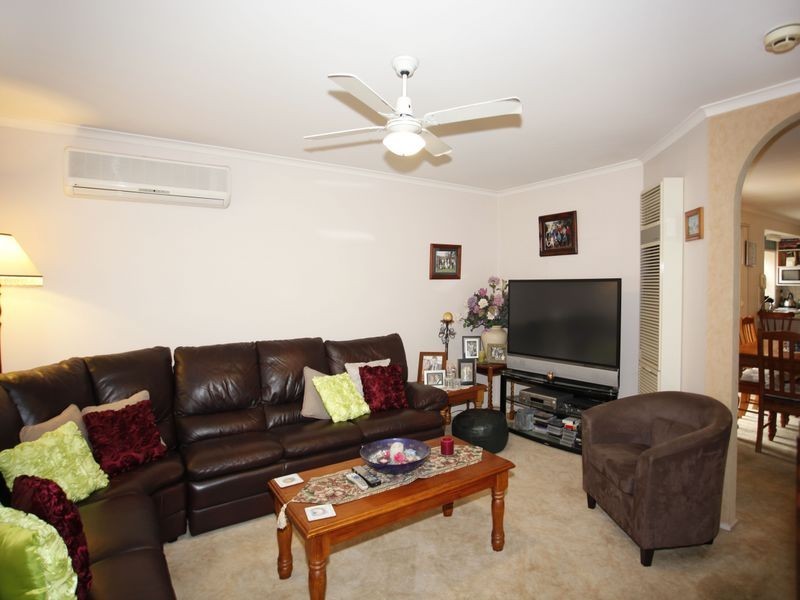 12 Gullquist Way, Pakenham VIC 3810