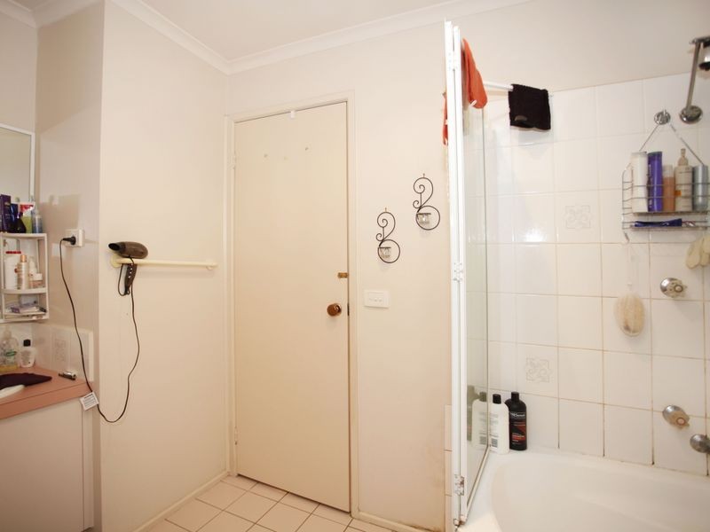 12 Gullquist Way, Pakenham VIC 3810