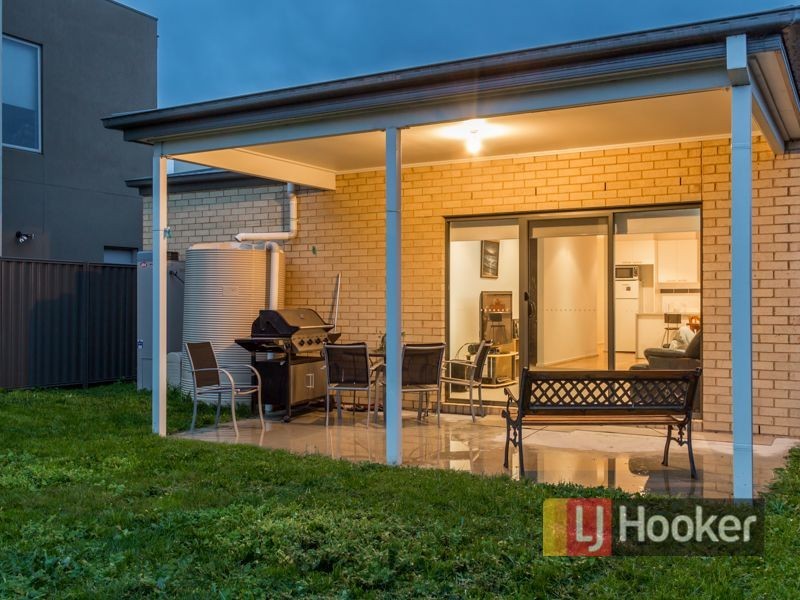 22 Edgeware Close, Pakenham VIC 3810
