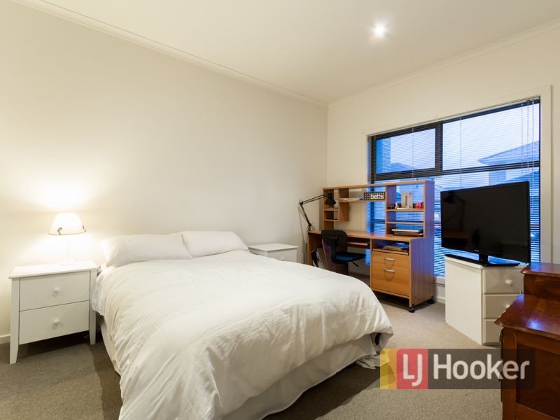 22 Edgeware Close, Pakenham VIC 3810