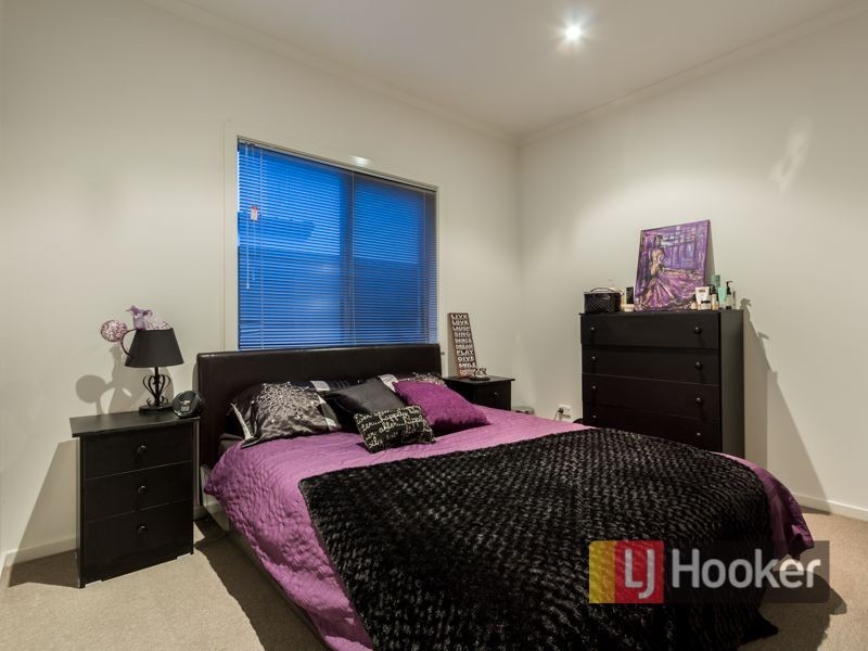 22 Edgeware Close, Pakenham VIC 3810