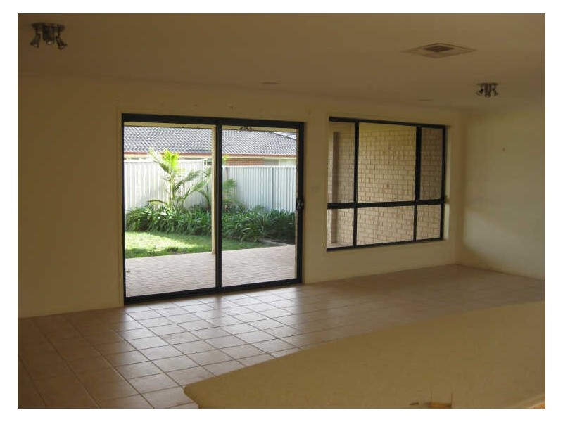 1 Stokes Green, Pakenham VIC 3810