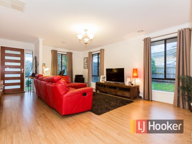 71 Ebony Drive, Pakenham VIC 3810
