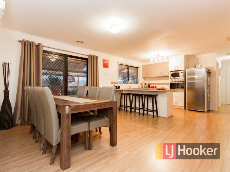 71 Ebony Drive, Pakenham VIC 3810