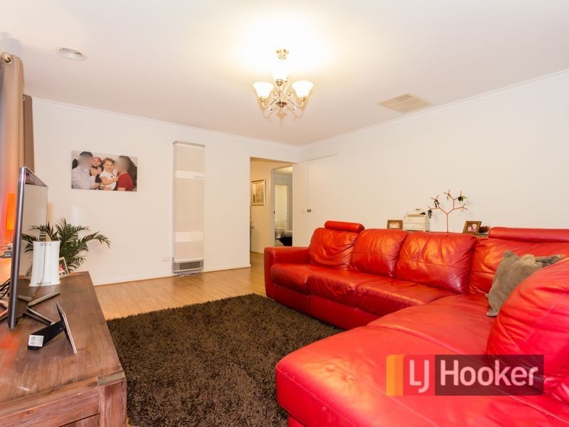 71 Ebony Drive, Pakenham VIC 3810