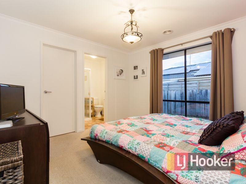 71 Ebony Drive, Pakenham VIC 3810