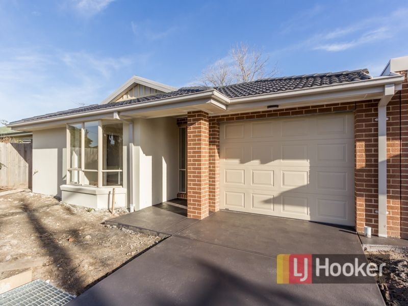 Unit 2 & 3 Henty Street, Pakenham VIC 3810