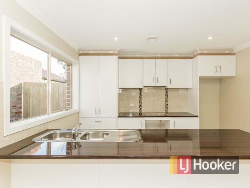 Unit 2 & 3 Henty Street, Pakenham VIC 3810