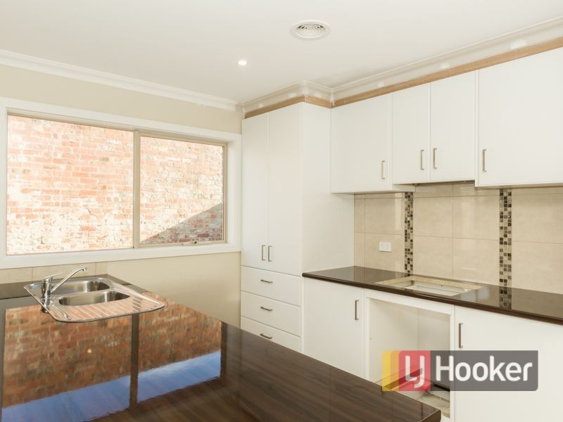 Unit 2 & 3 Henty Street, Pakenham VIC 3810