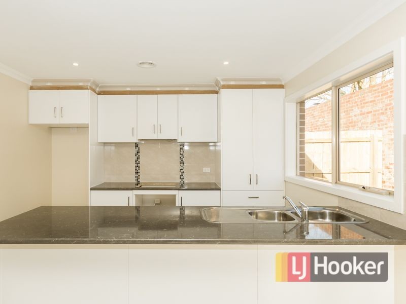 Unit 2 & 3 Henty Street, Pakenham VIC 3810