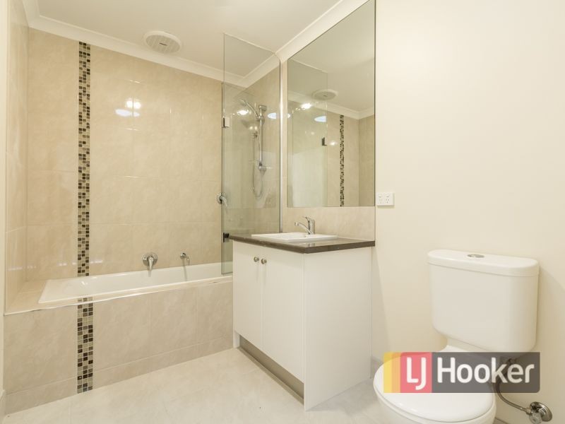 Unit 2 & 3 Henty Street, Pakenham VIC 3810