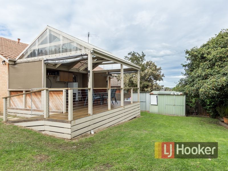 15 Deveney Street, Pakenham VIC 3810