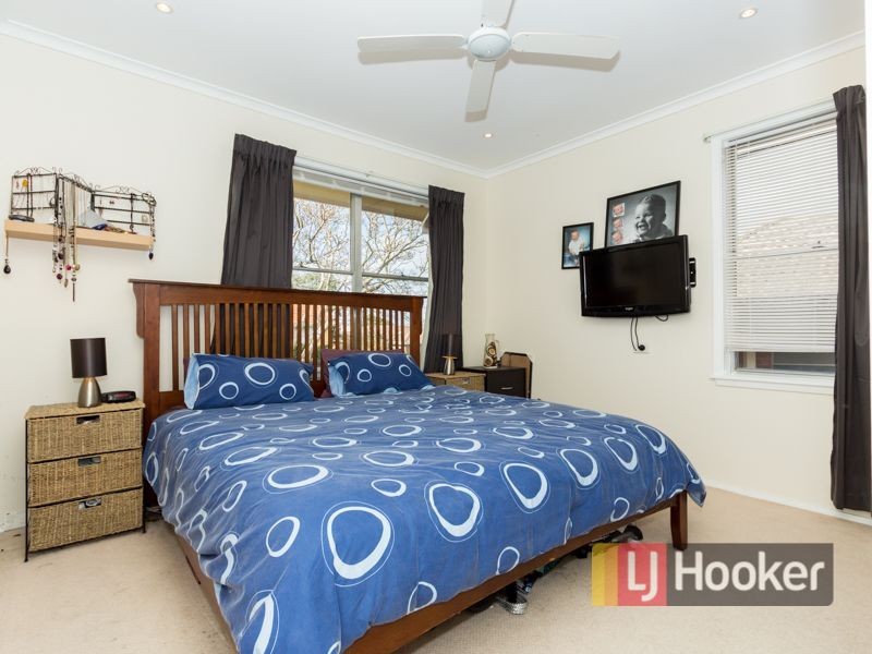 15 Deveney Street, Pakenham VIC 3810