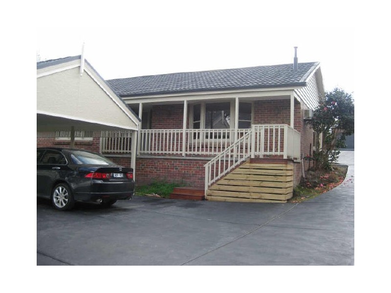 1/4-6 May Court, Garfield VIC 3814