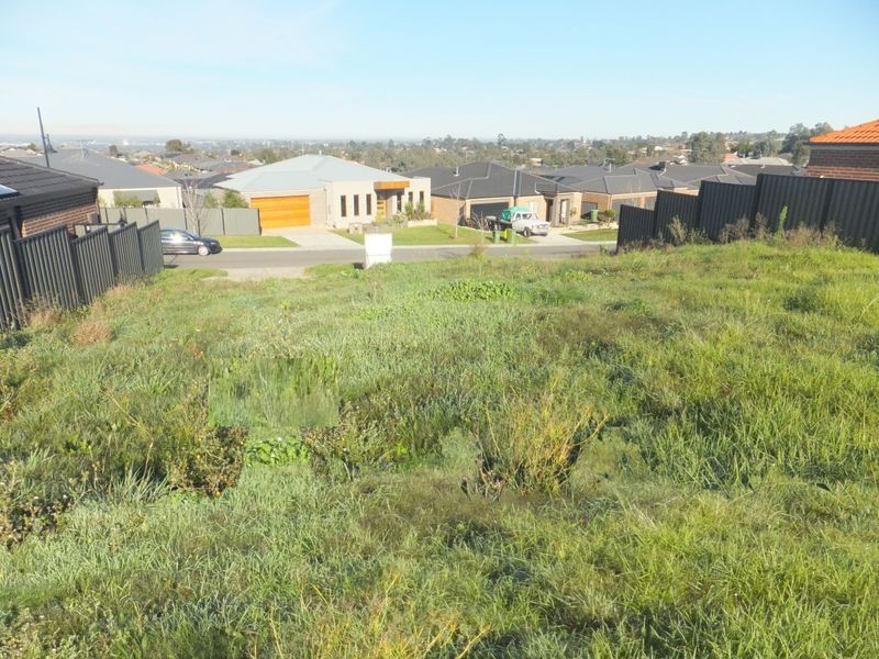 10 Victoria Place, Pakenham VIC 3810