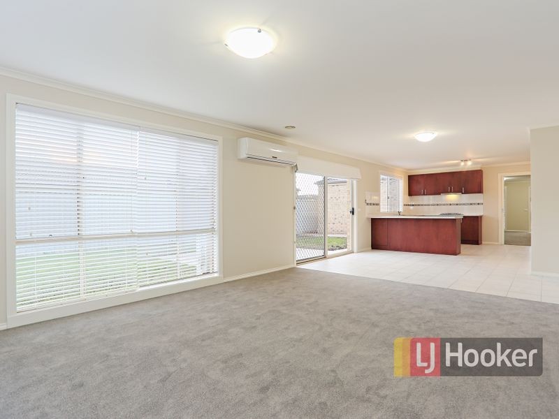 11 Wonboyn Close, Pakenham VIC 3810