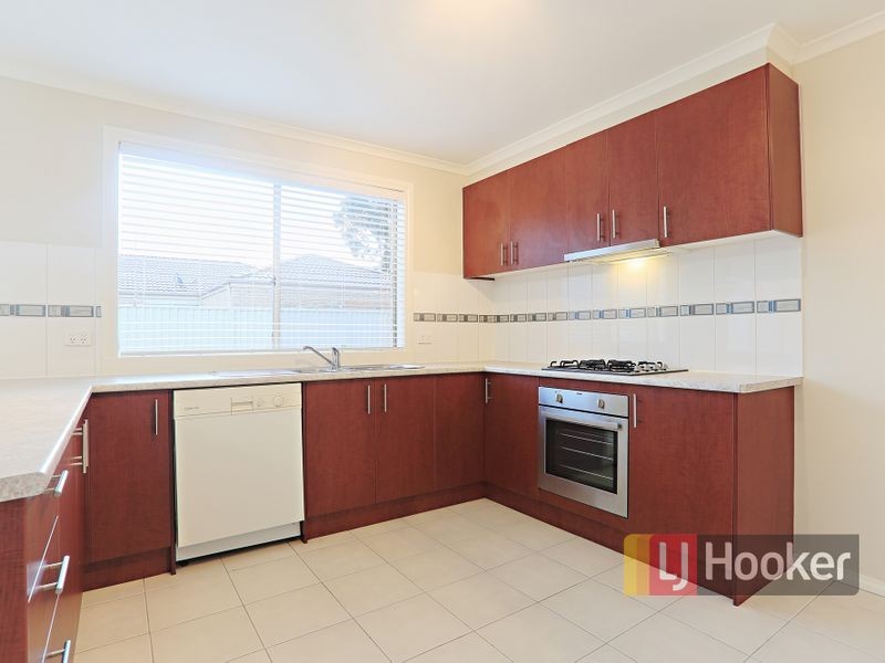 11 Wonboyn Close, Pakenham VIC 3810