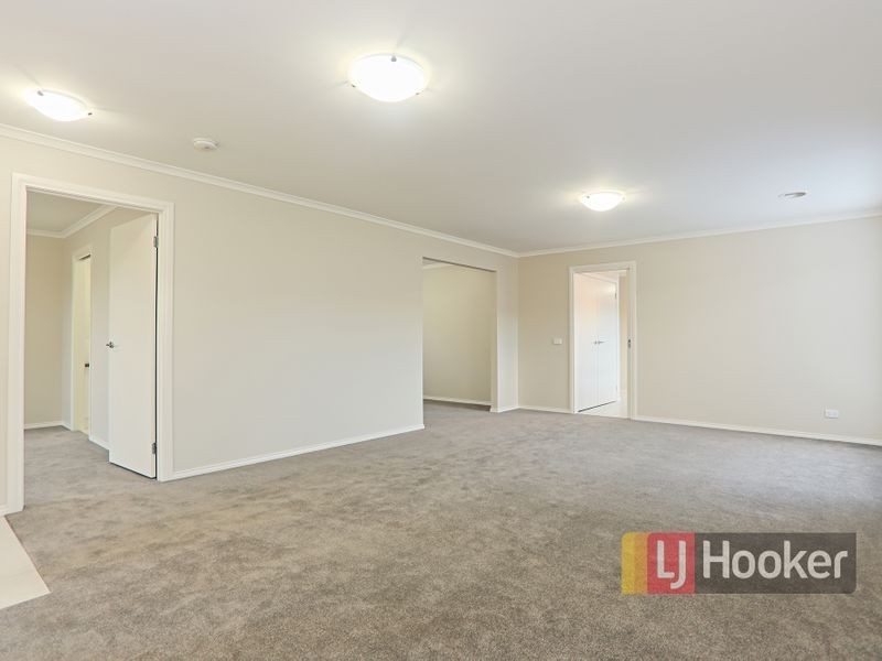 11 Wonboyn Close, Pakenham VIC 3810