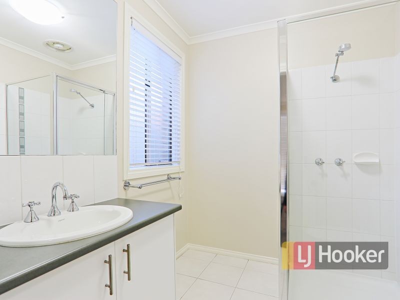 11 Wonboyn Close, Pakenham VIC 3810