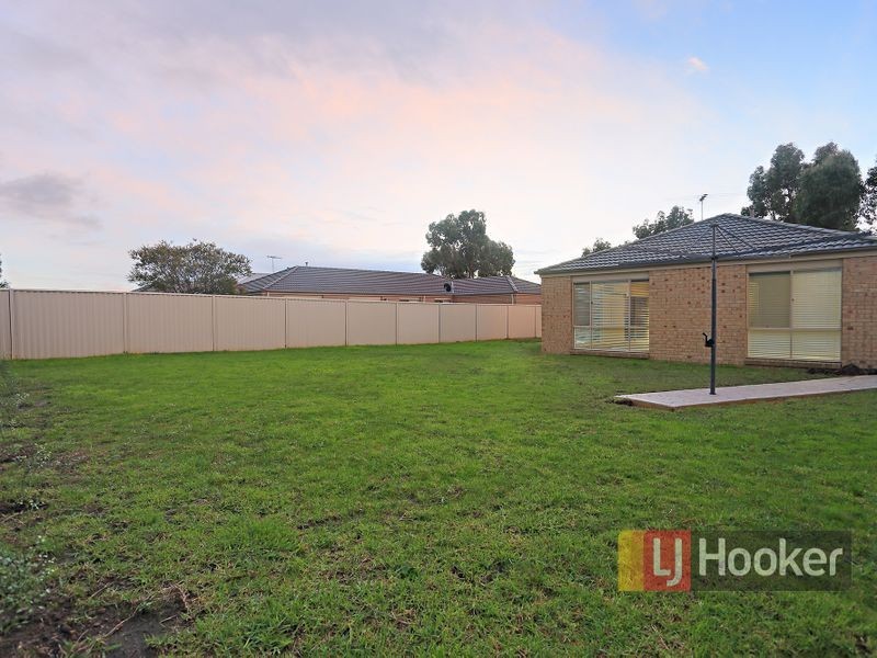 11 Wonboyn Close, Pakenham VIC 3810