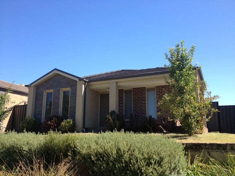 10 Volta Lane, Pakenham VIC 3810