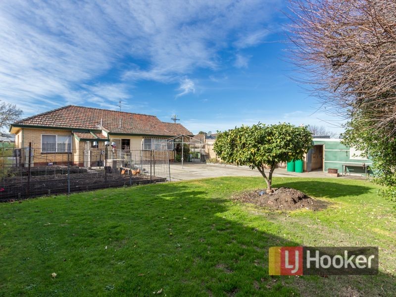 5 Henry Street, Pakenham VIC 3810