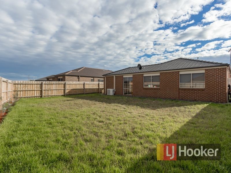 18 Spinebill Court, Pakenham VIC 3810