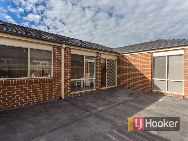 18 Spinebill Court, Pakenham VIC 3810