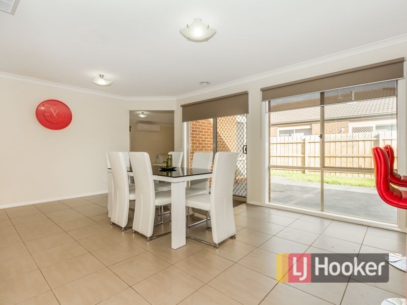 18 Spinebill Court, Pakenham VIC 3810