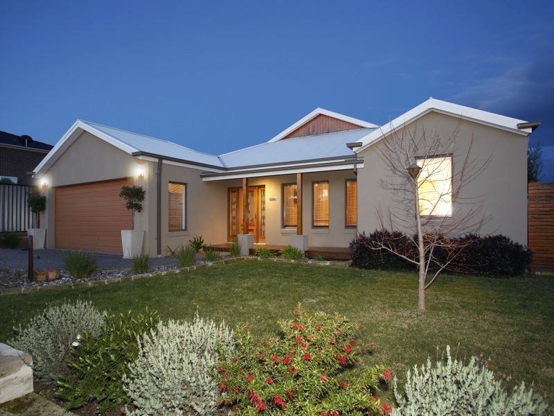 26 Huron Parkway, Pakenham VIC 3810