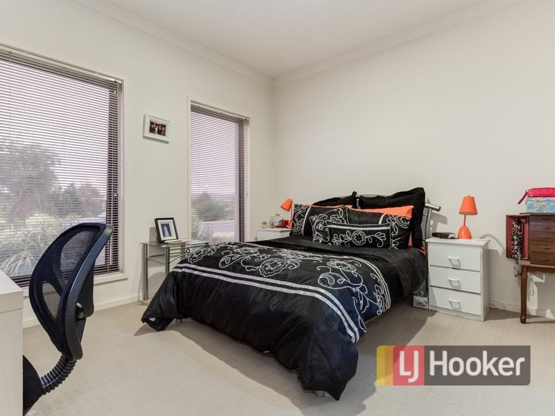 54 The Parkway, Pakenham VIC 3810