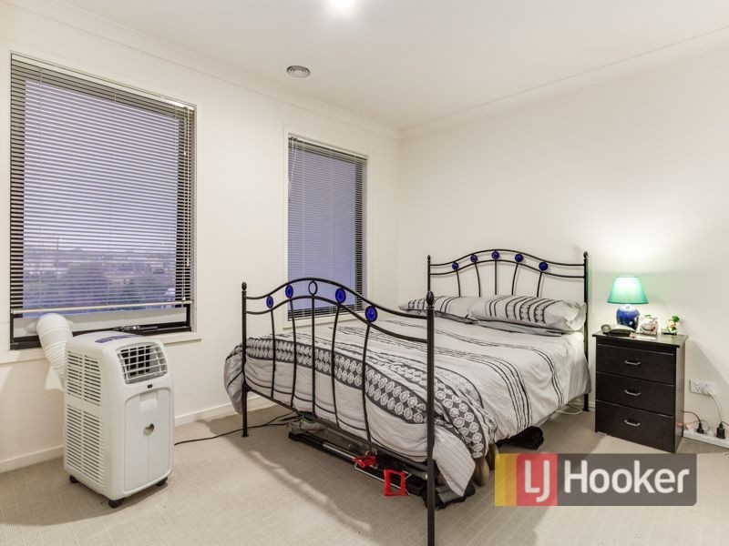 54 The Parkway, Pakenham VIC 3810