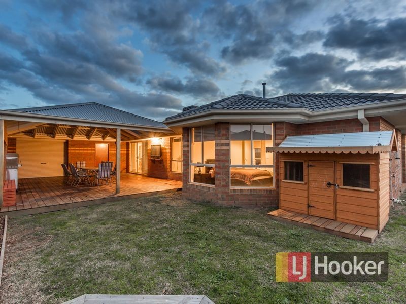 18 Killarney Crescent, Pakenham VIC 3810