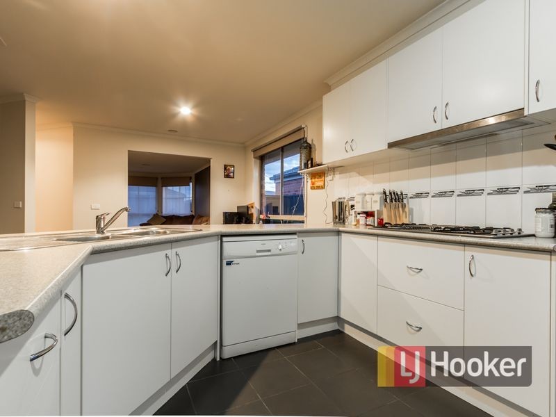 18 Killarney Crescent, Pakenham VIC 3810