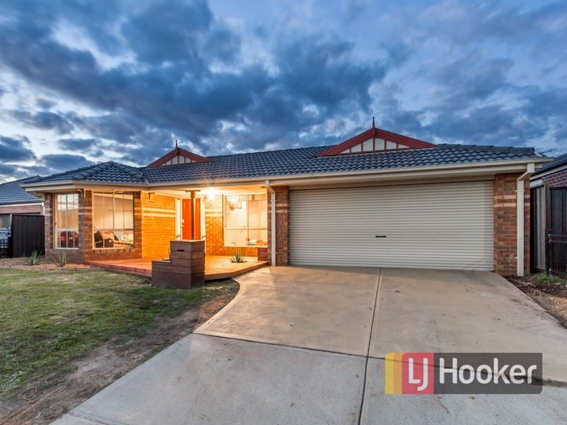 18 Killarney Crescent, Pakenham VIC 3810