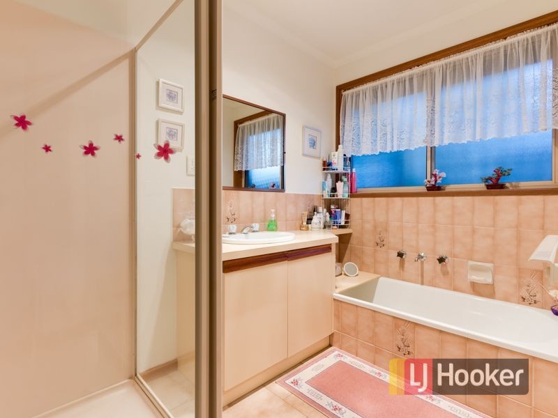 2/9 Tania Court, Pakenham VIC 3810