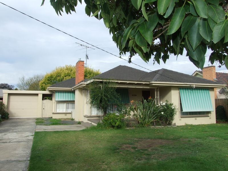 6 Thomas Street, Pakenham VIC 3810