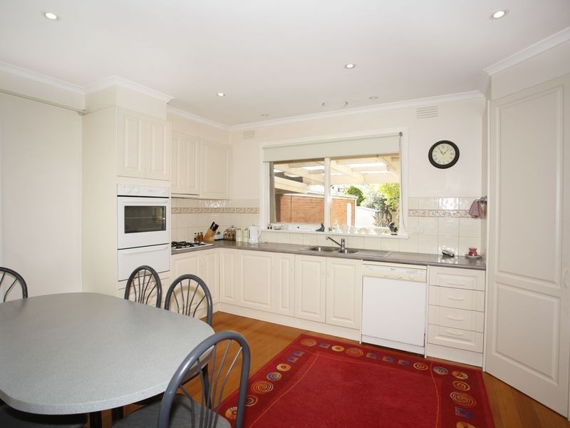 6 Thomas Street, Pakenham VIC 3810