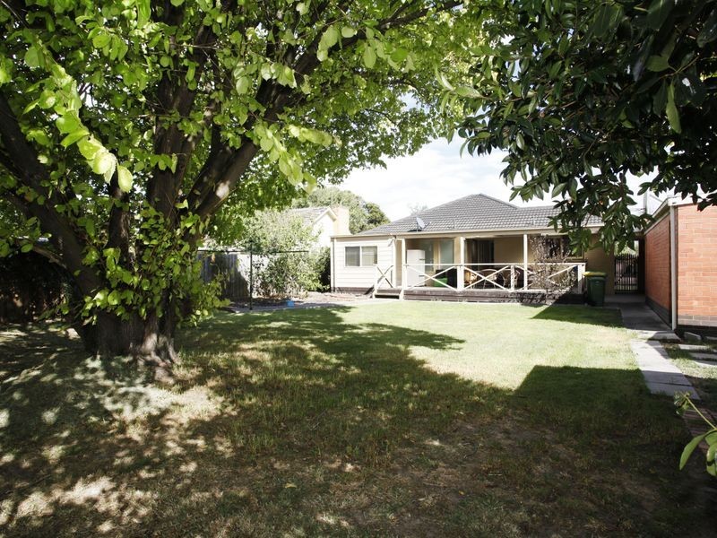 6 Thomas Street, Pakenham VIC 3810