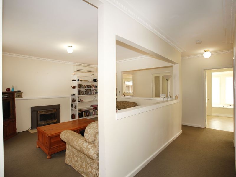 6 Thomas Street, Pakenham VIC 3810