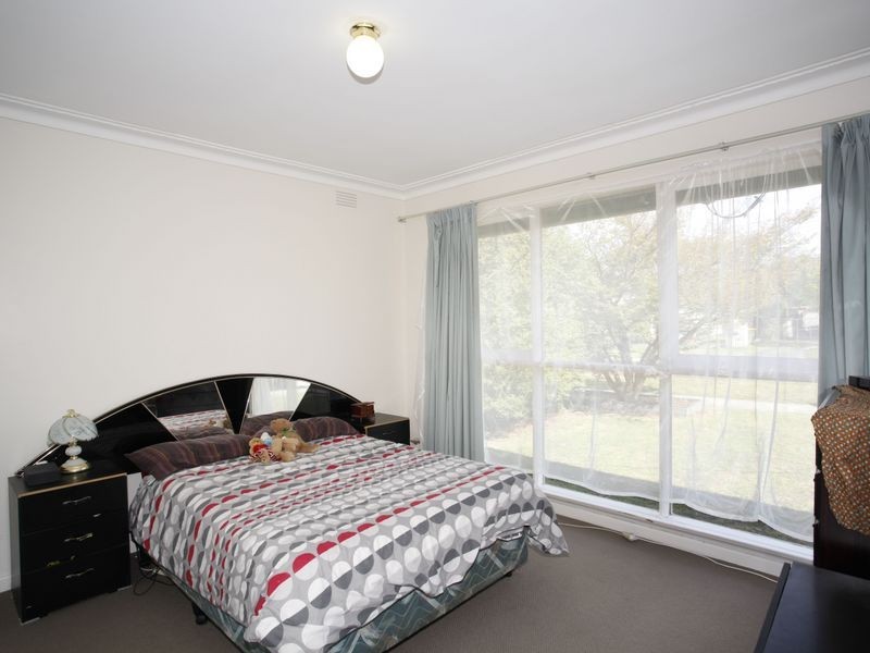 6 Thomas Street, Pakenham VIC 3810